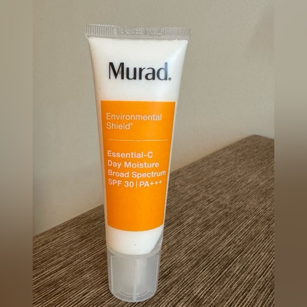Murad Essential-C Day Moisture Broad Spectrum SPF 30
